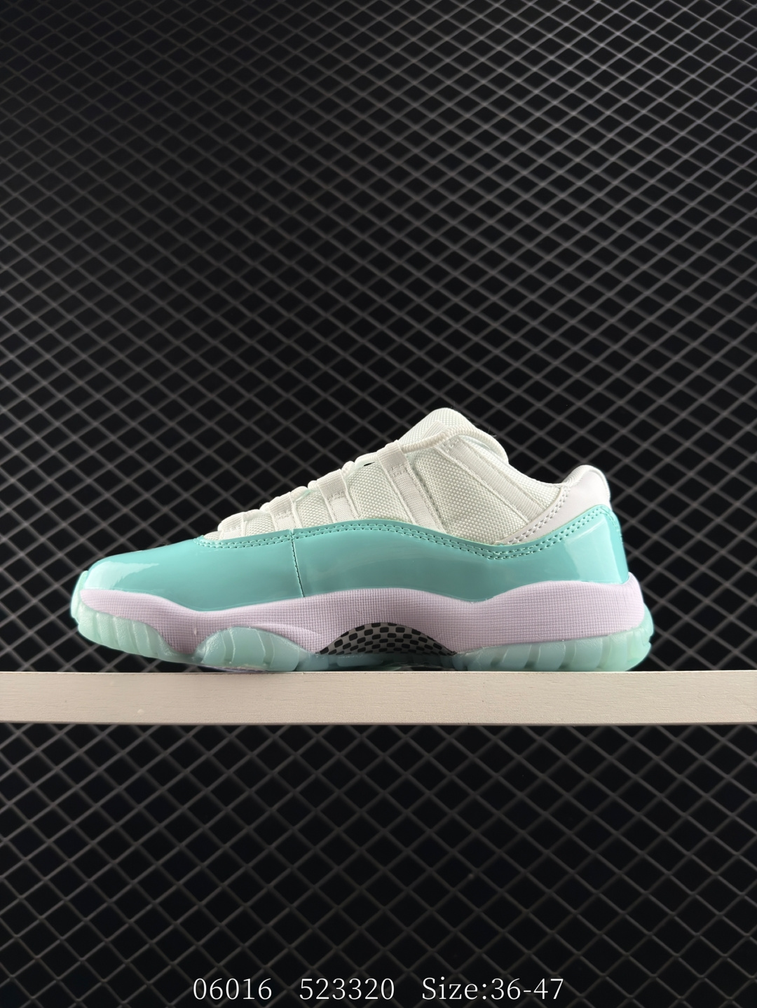 Nike Air Jordan 11 Retro Low